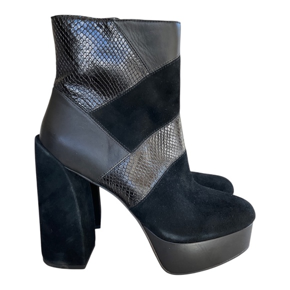 Vince Camuto Gilisama Platform Boots - Picture 1 of 9